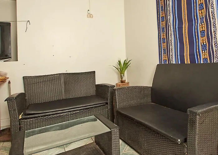 Kamanti Hostal *