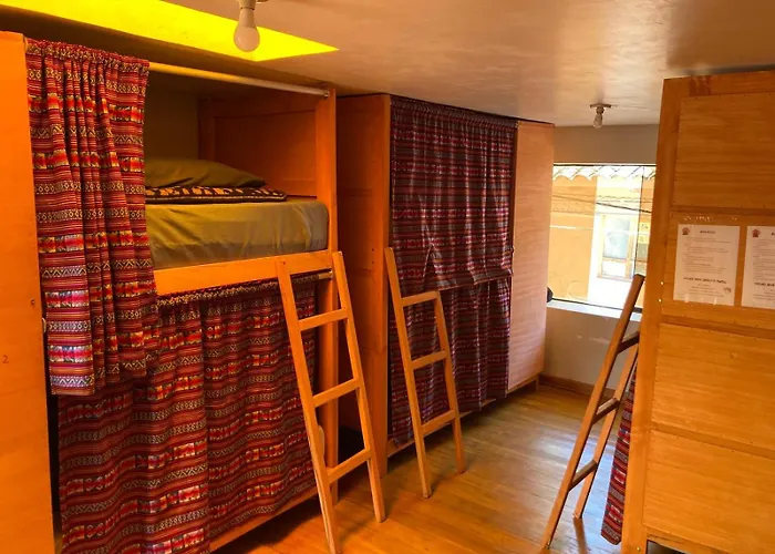 Kamanti Hostal *
